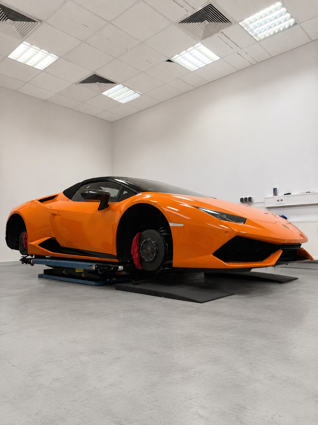 Lamborghini Huracán – Farbfolierung · Orange, foliert von Antonio Petras in Balsthal